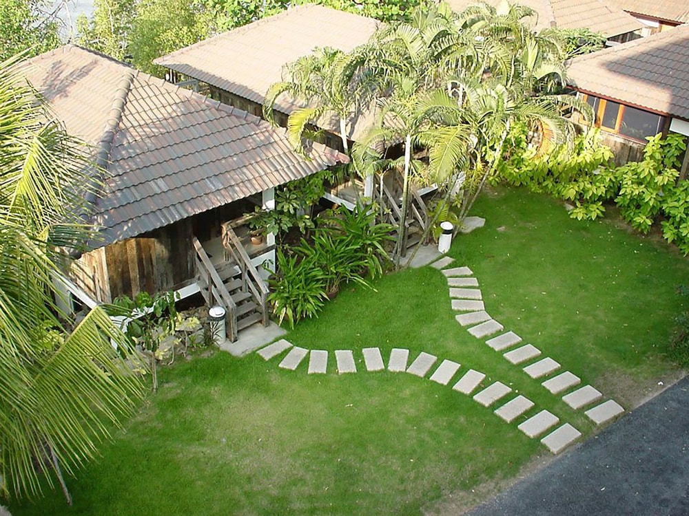 Rayong Resort Hotel 3/65