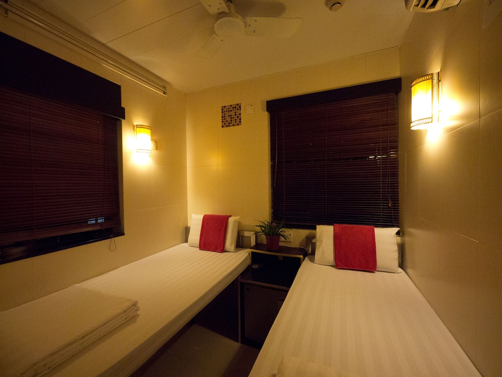 International Inn 24/30