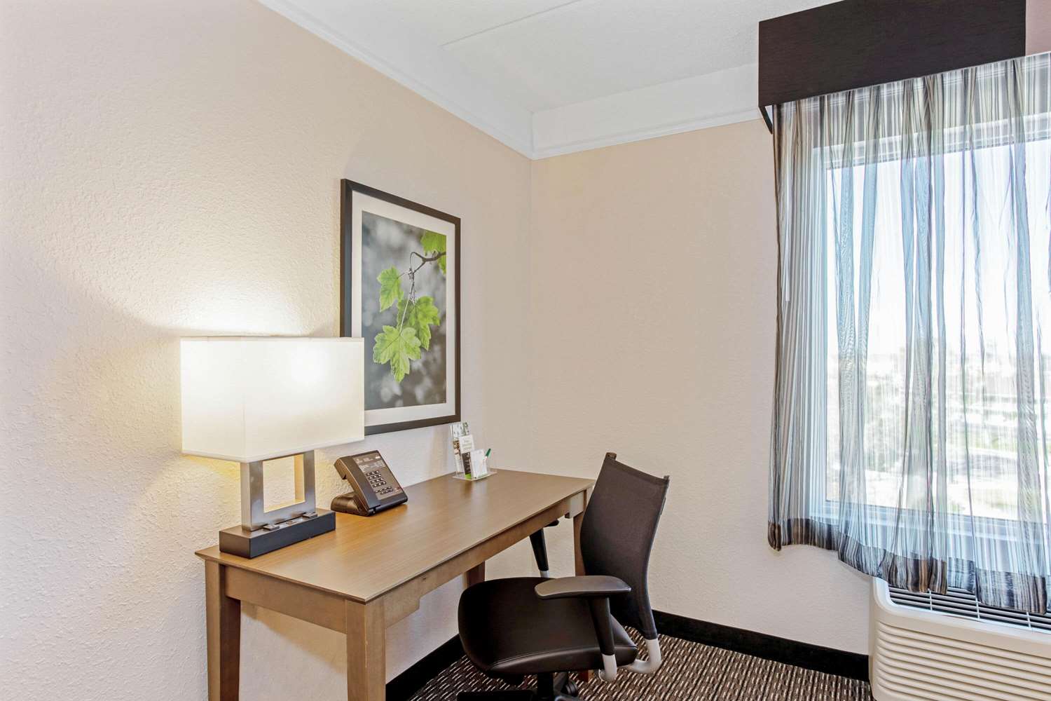 La Quinta Inn Suites Panama City 18/45