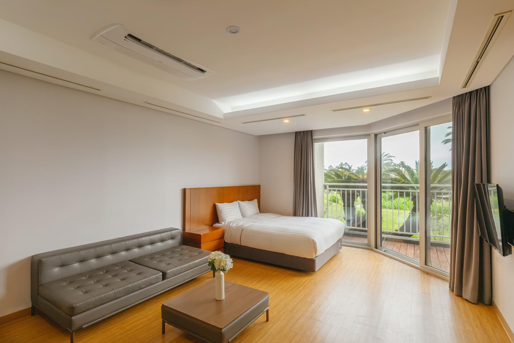 Deluxe, Suite, King Bed, Kitchen
