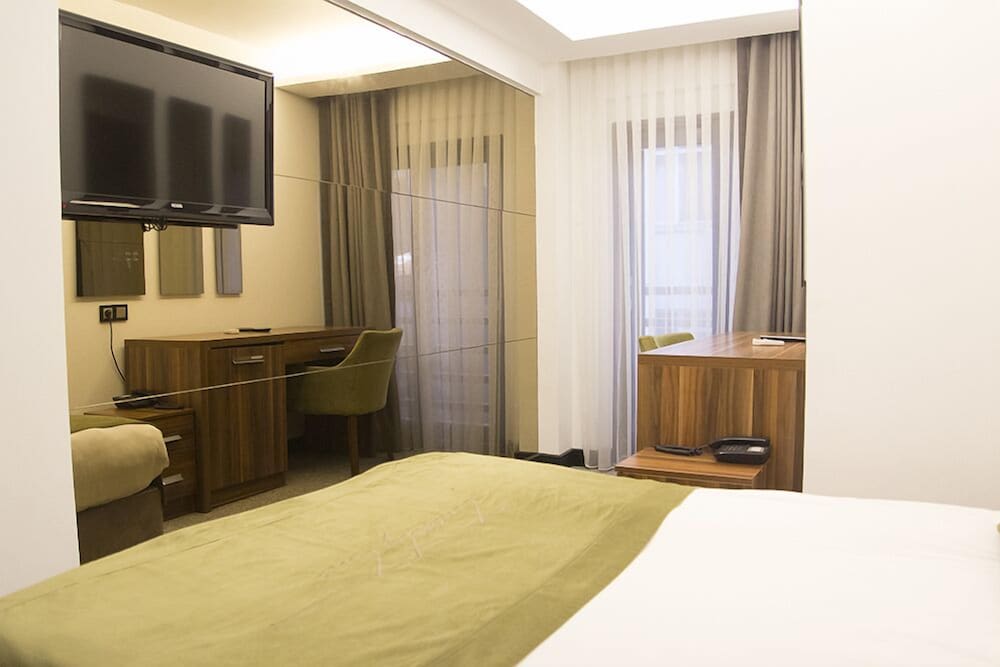 The 22 Hotel 24/50