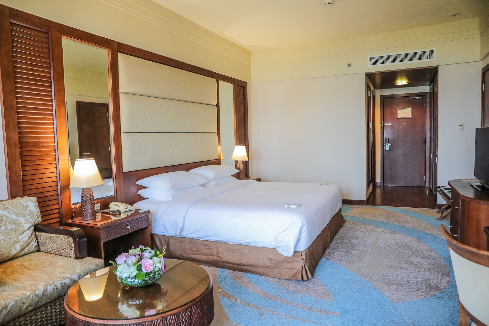 غرفة ديلوكس بسرير كينج بإطلالة على البحر، Danat Jebel Dhanna Resort 4/5