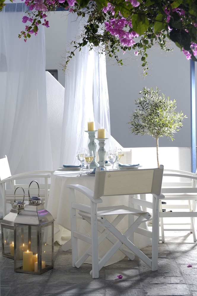 Kapetan Tasos Suites 52/60