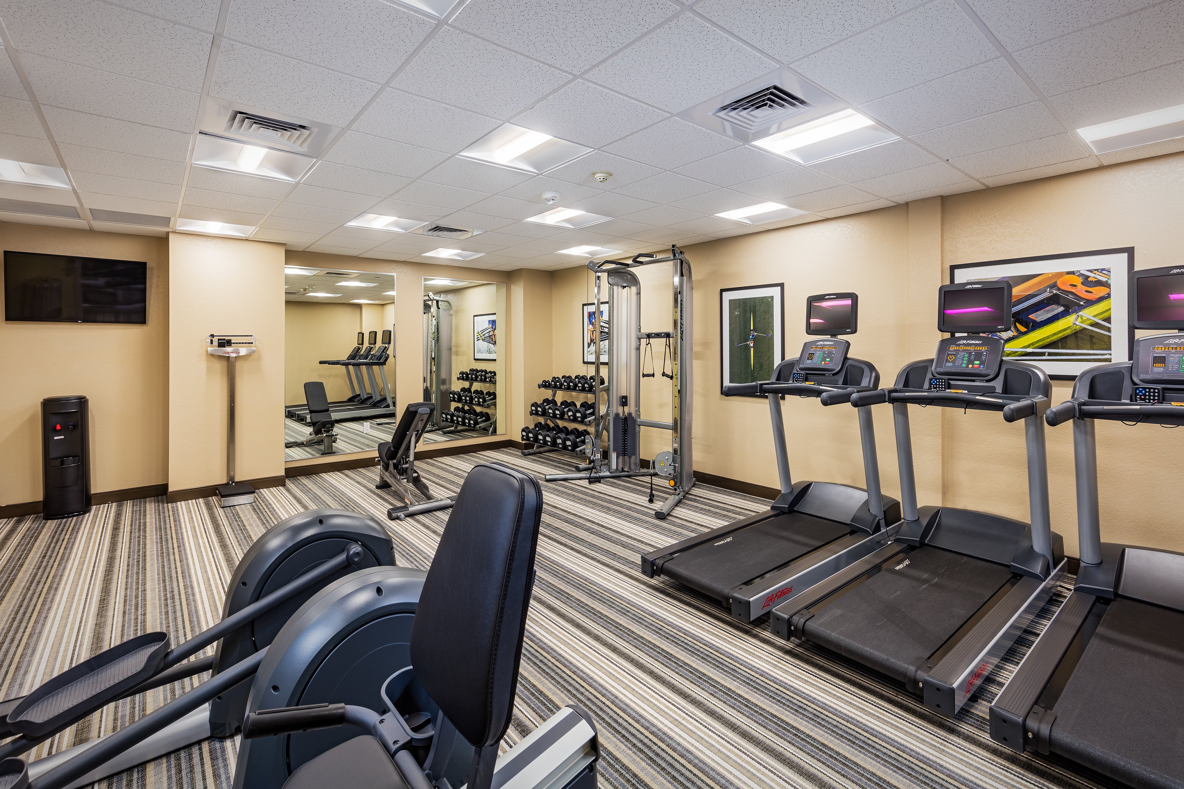 Candlewood Suites Anaheim - Resort Area 12/36