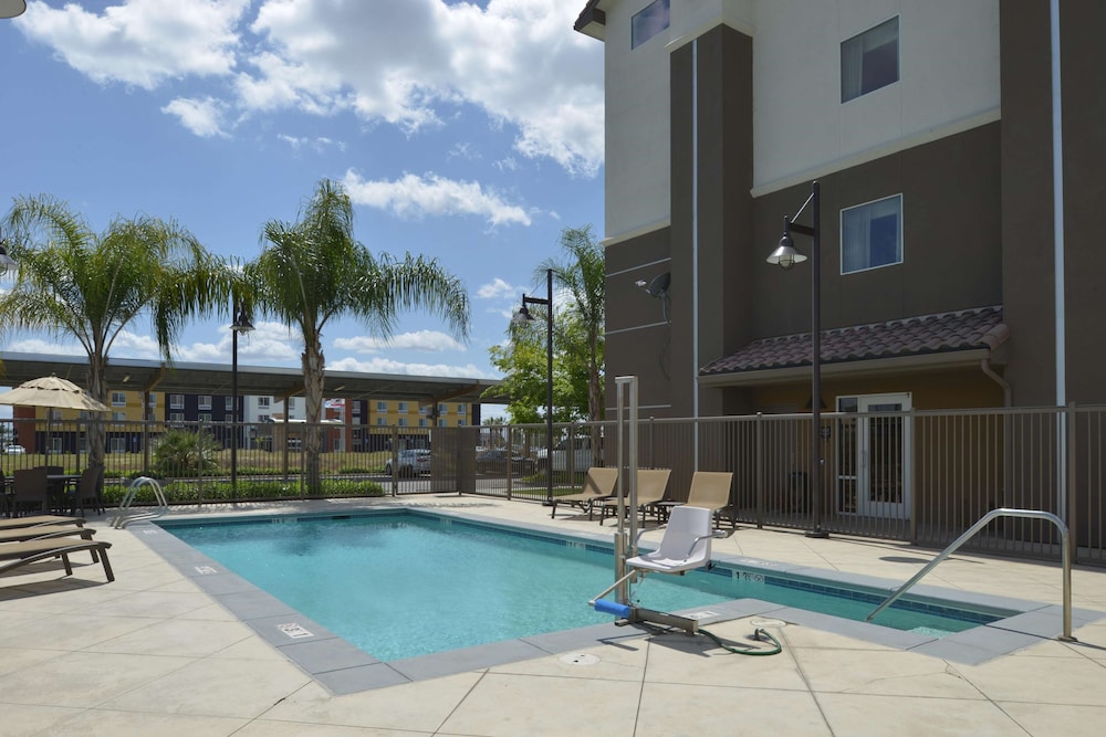 Hampton Inn & Suites Bakersfield North-Airport in BAKERSFIELD - CA