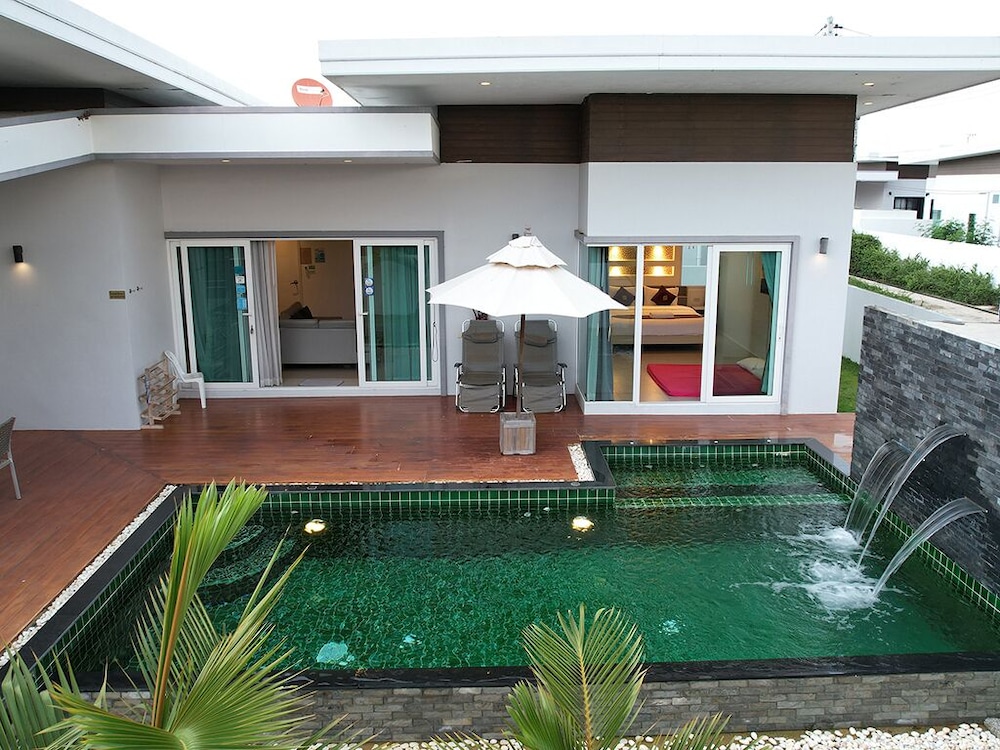 Jira Pool Villa 63/67