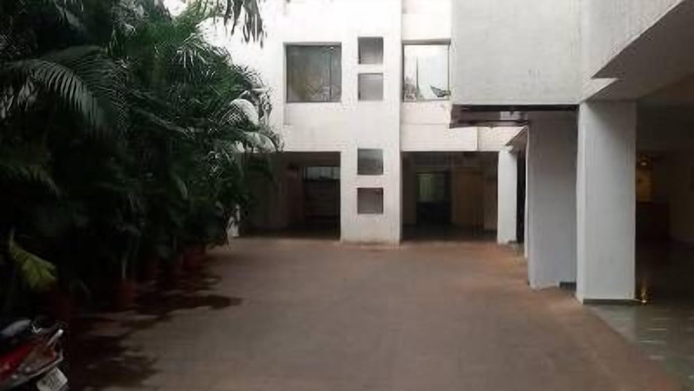 Hotel Basera 16/18
