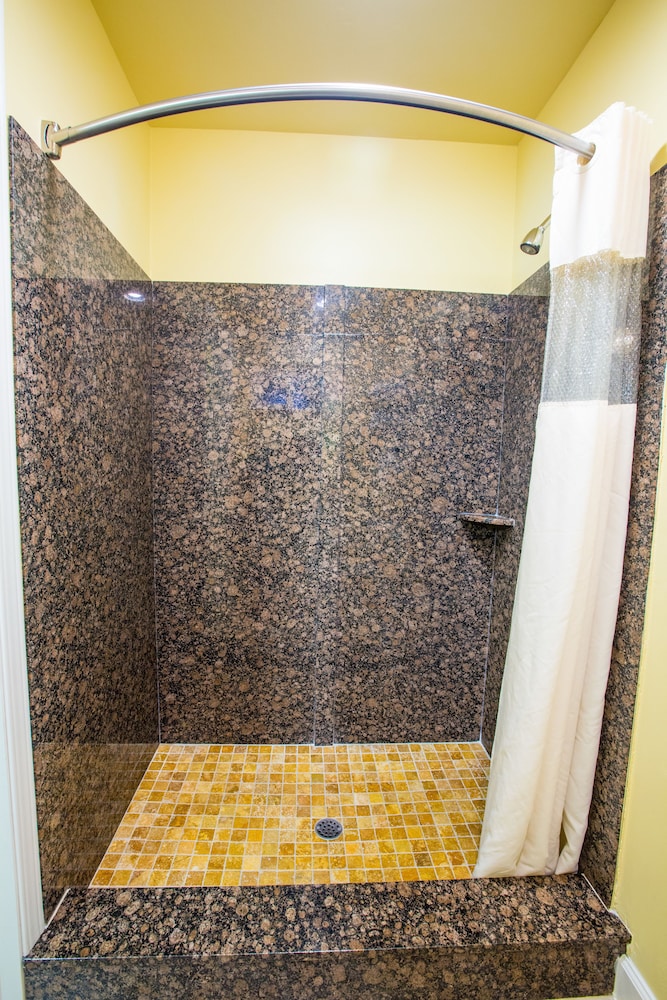 Aloha Inn 10/53