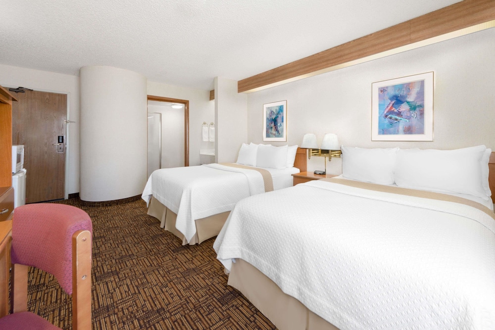 Days Inn By Wyndham Liberal Ks 8/17