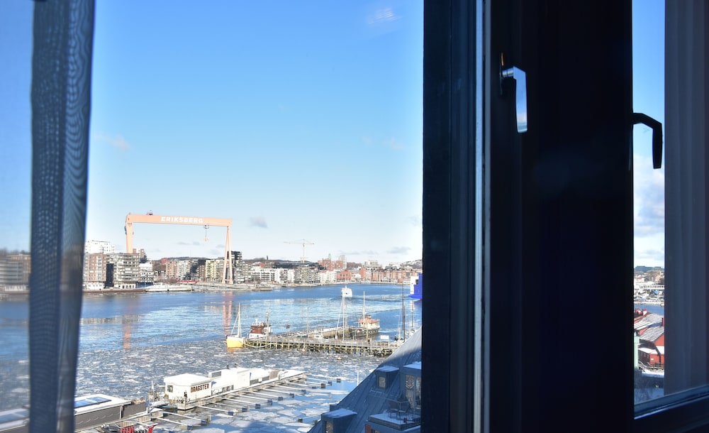 Hotel Waterfront 44/50