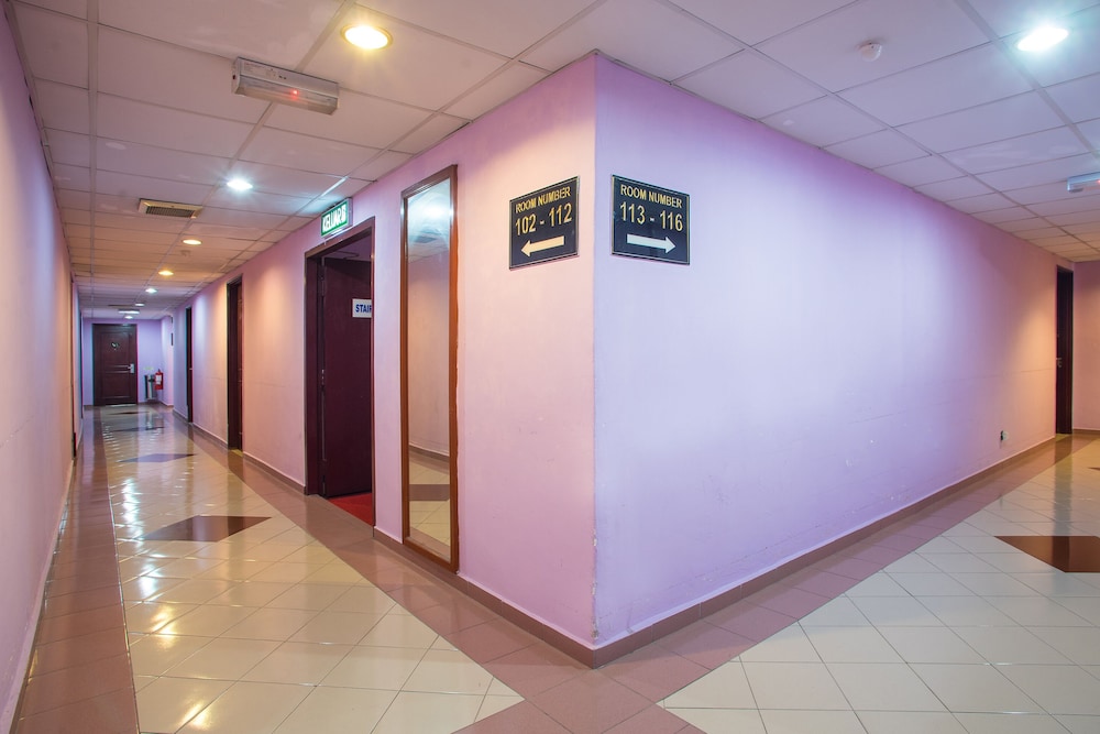 Carlton Star Hotel 24/27