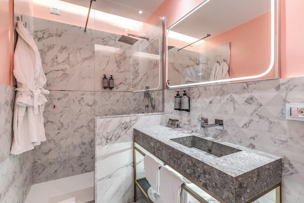 Relais Trevi 95 Boutique Hotel 72/74
