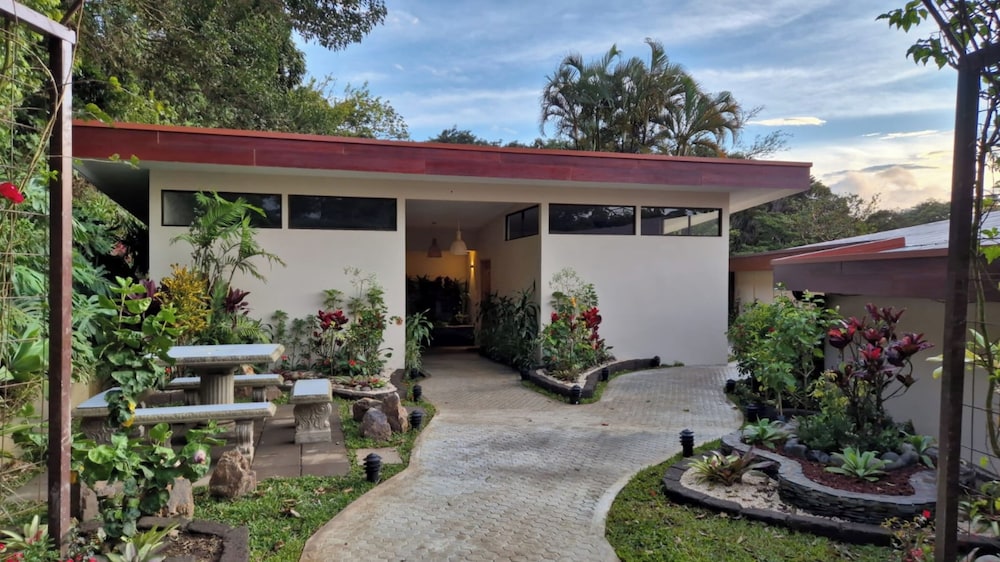 Hotel Poco A Poco 3/81