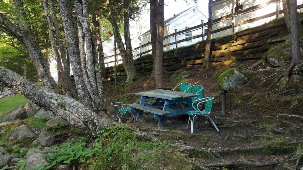 Franconia Notch Motel 32/38