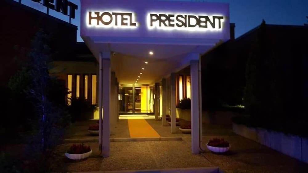 GRAND HOTEL PRESIDENT 6/49