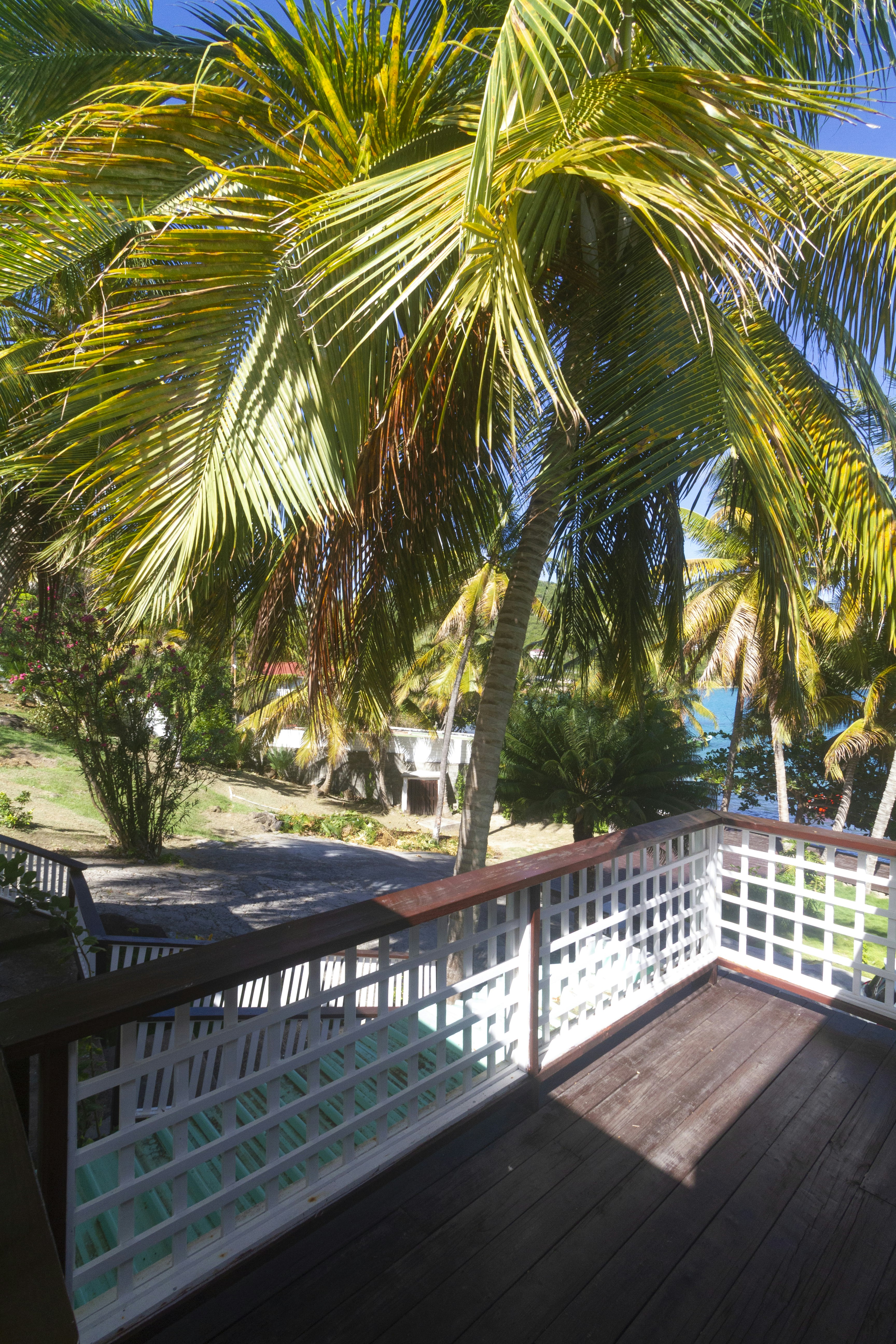 Bequia Beachfront Villa Hotel 77/83