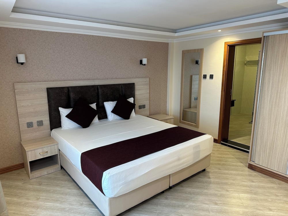 Mara Frontier Hotel 12/36