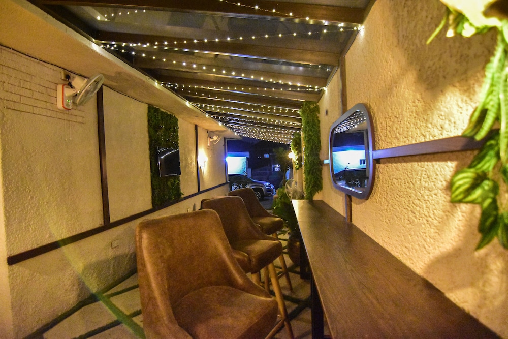 Pearl Gate Hotel 27/50