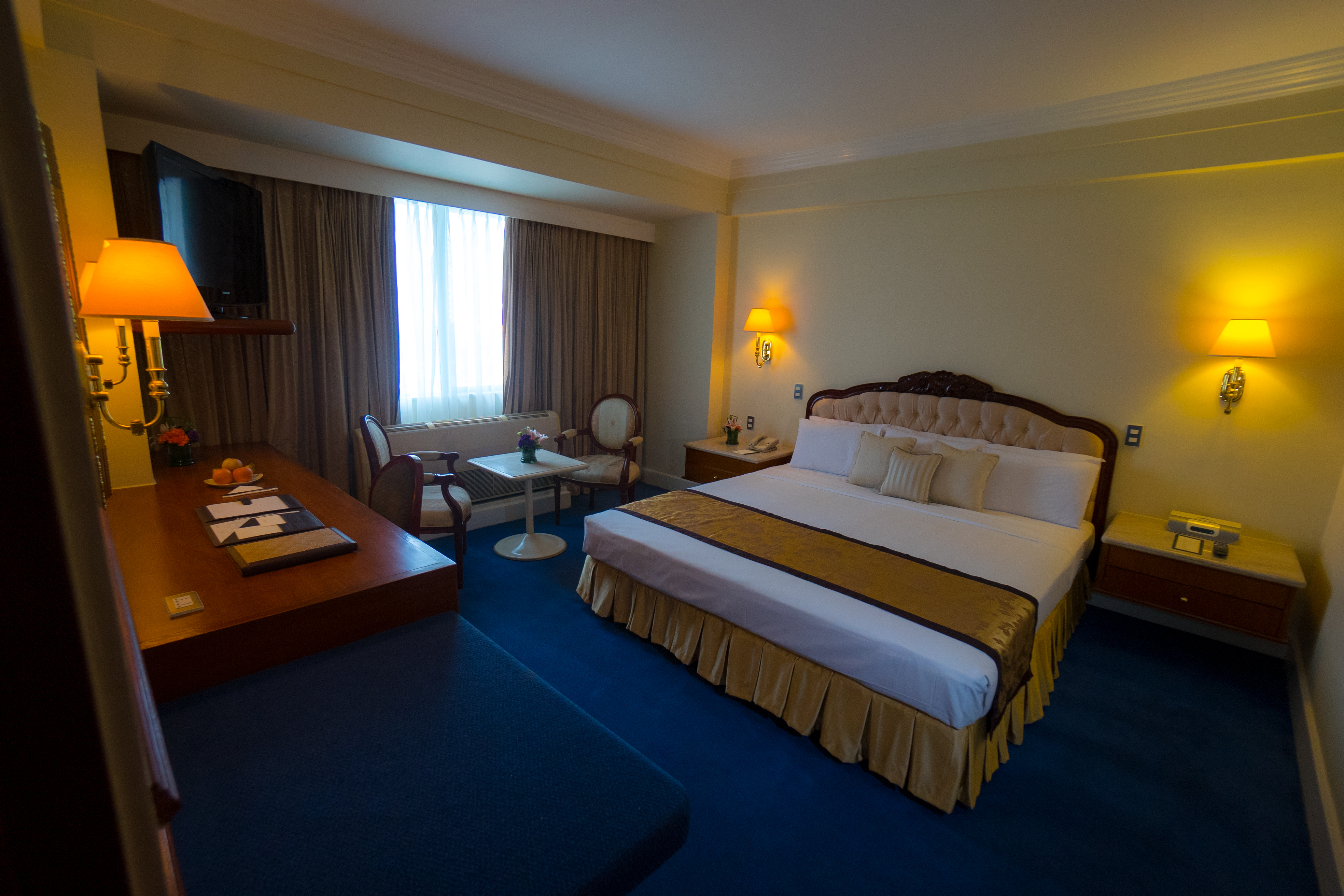 Executive, Suite