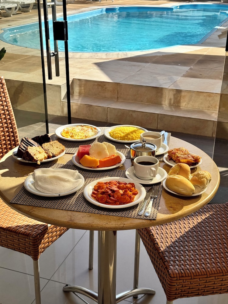Tirol Praia Hotel Ltda 25/50