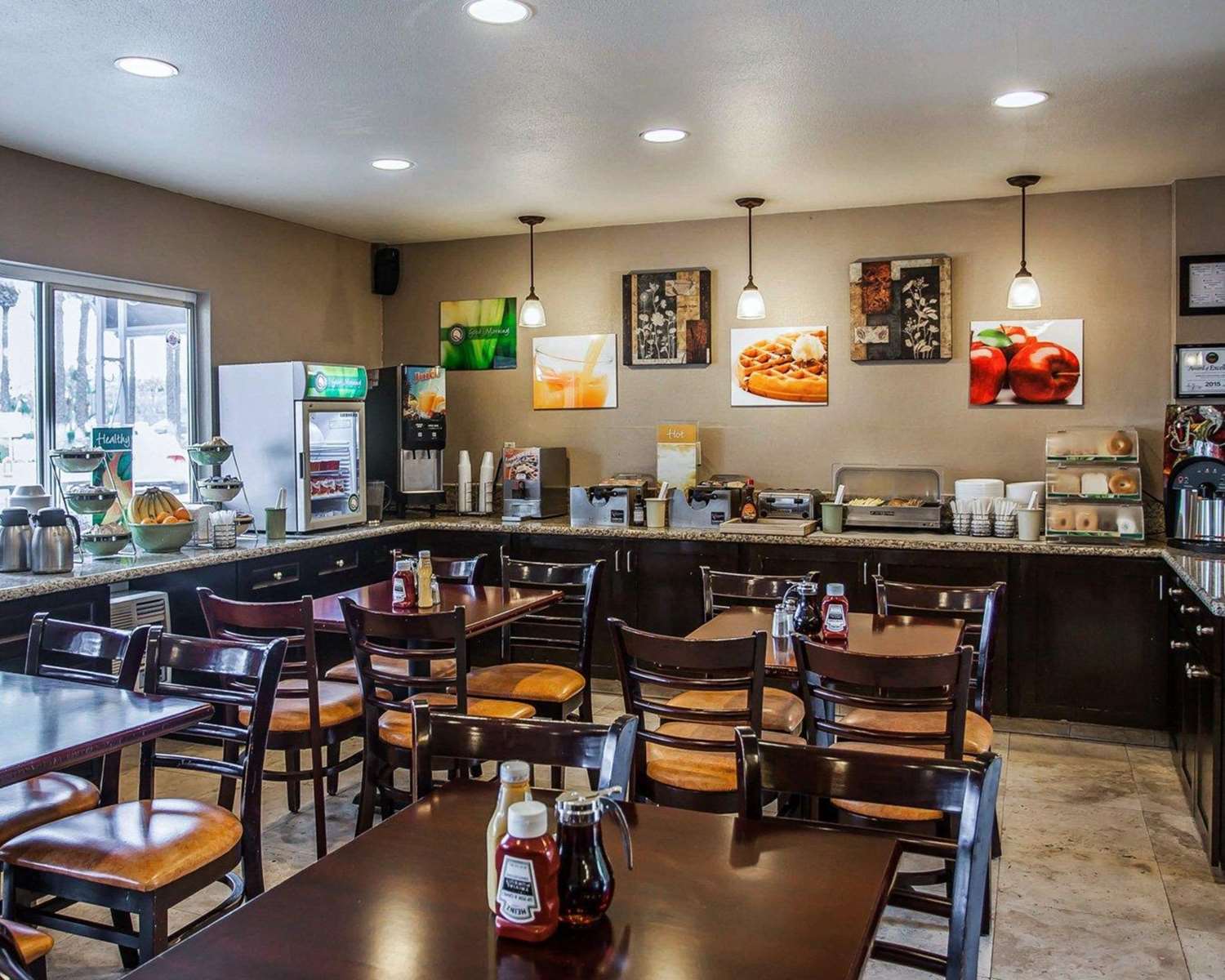 Quality Inn & Suites Anaheim at the Park 25/32