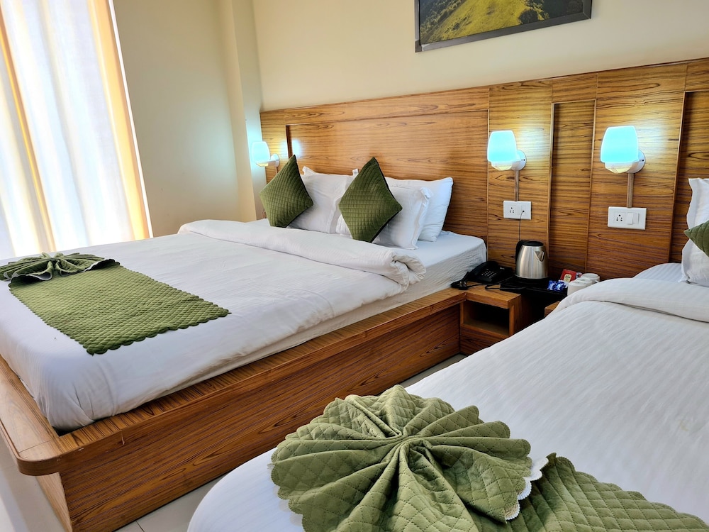 Amritara Sun Inn, Phata 26/40