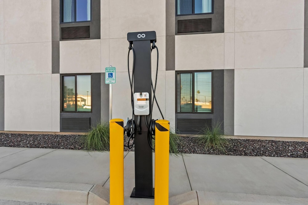 ECHO Suites Extended Stay by Wyndham Phoenix-Peoria/Glendale 68/74