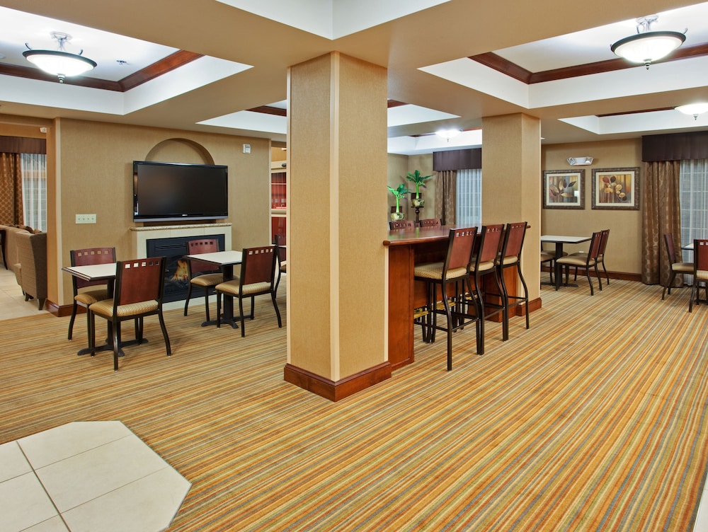 Holiday Inn Express Hotel Suites Willows 28/34