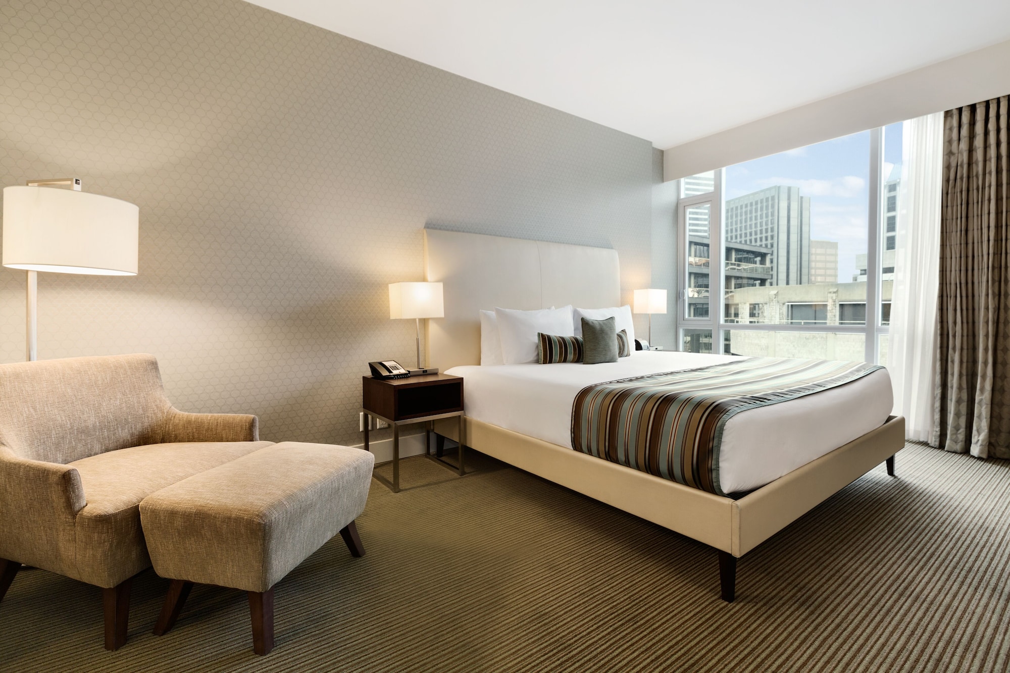 PREMIUM, KING BED