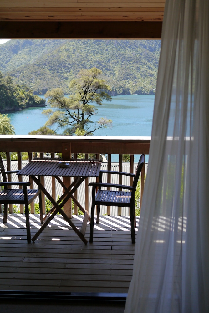 LOCHMARA LODGE 22/50