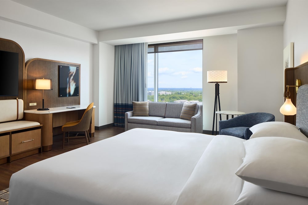 Deluxe, King Bed
