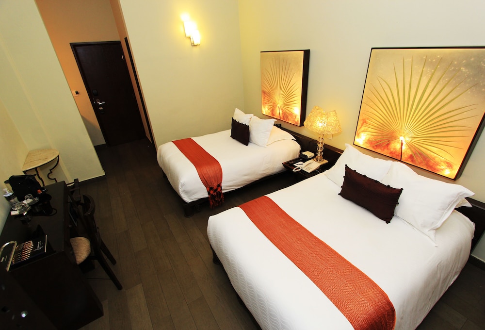 Plaza Gallery Hotel & Boutique 29/70