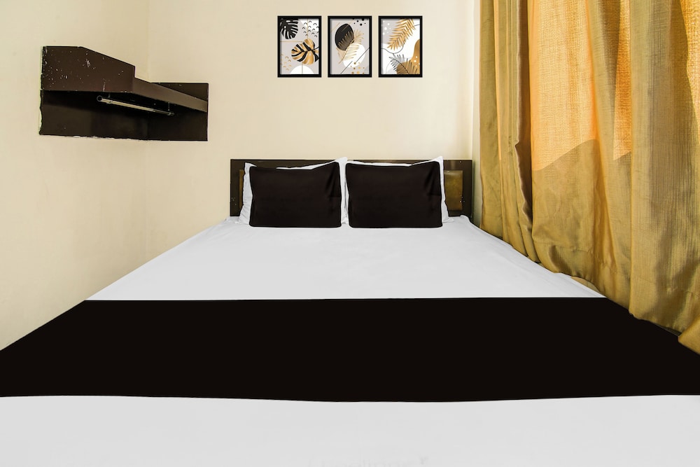 Deluxe Double, Hotel O Makassar near RS Grestelina formerly Wisma Makassar 3/5