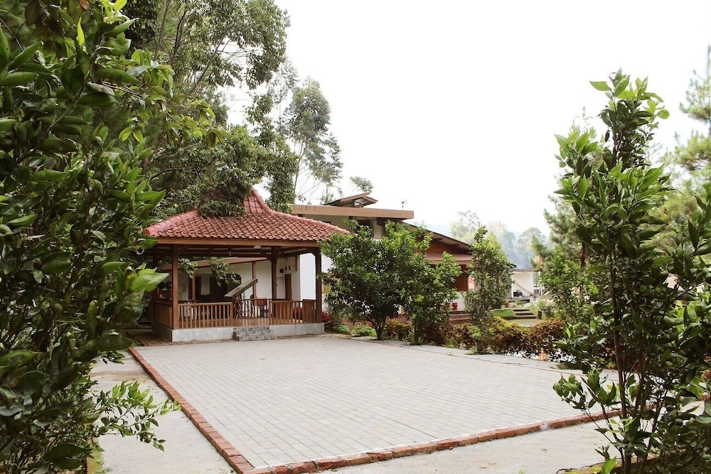 Villa Bayu Lembang 33/35