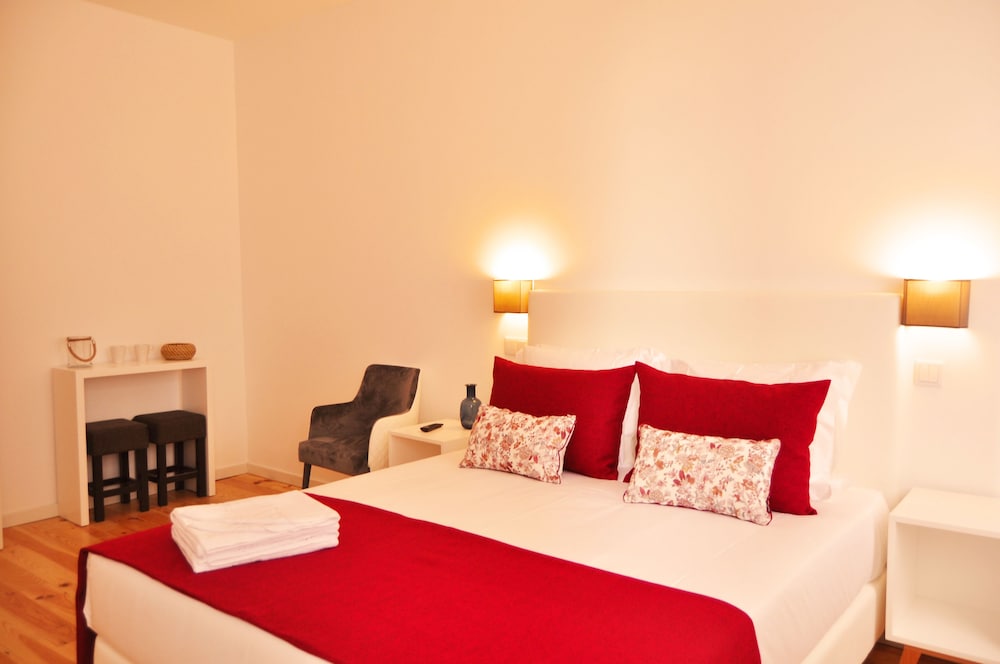ROOM, DOUBLE BED