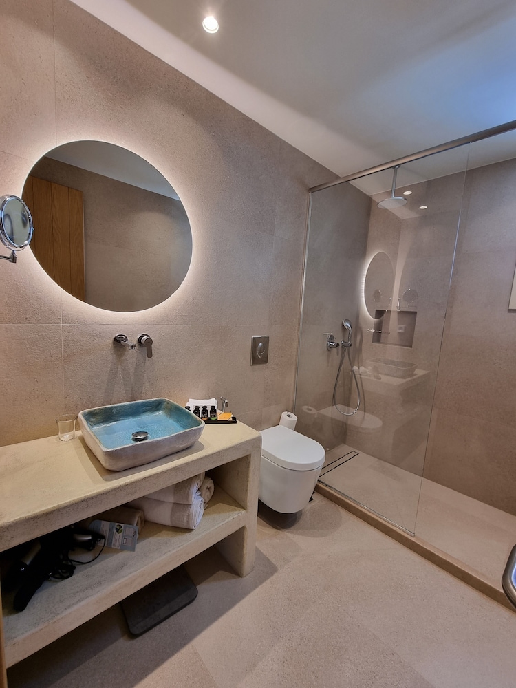 Life Suites 37/41