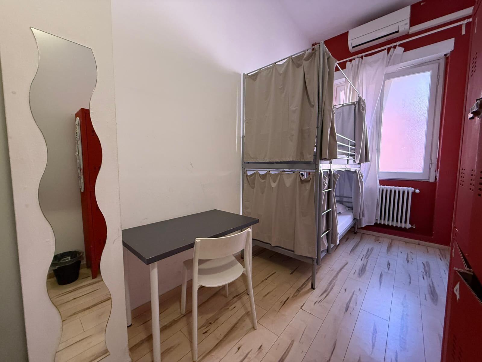 غرفة رباعية، QUO Milano 2/7