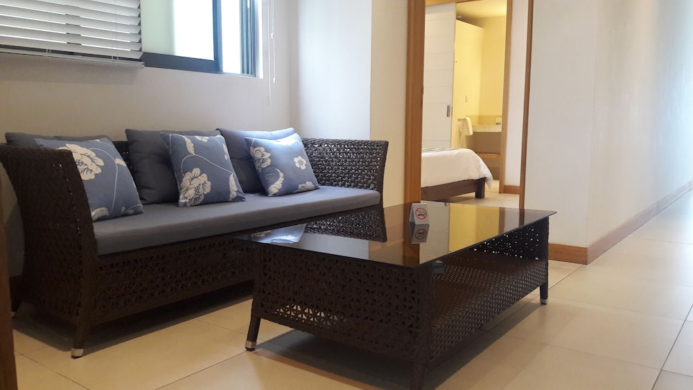 Villasun Seafront Apartment at Cap Ouest 9/29