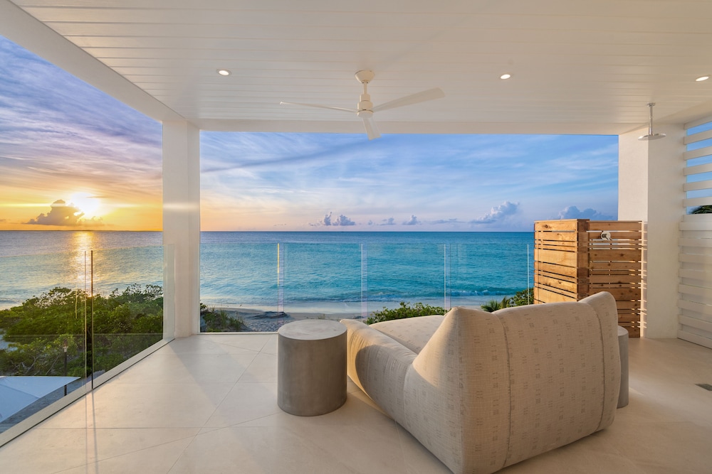 Beach Enclave Long Bay 21/50