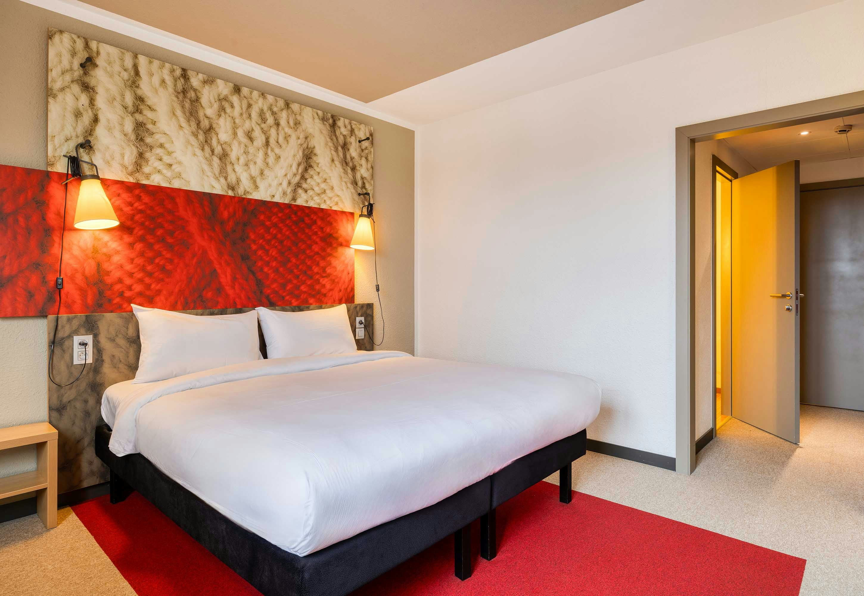 B&B Hotel Mons Gare 8/18