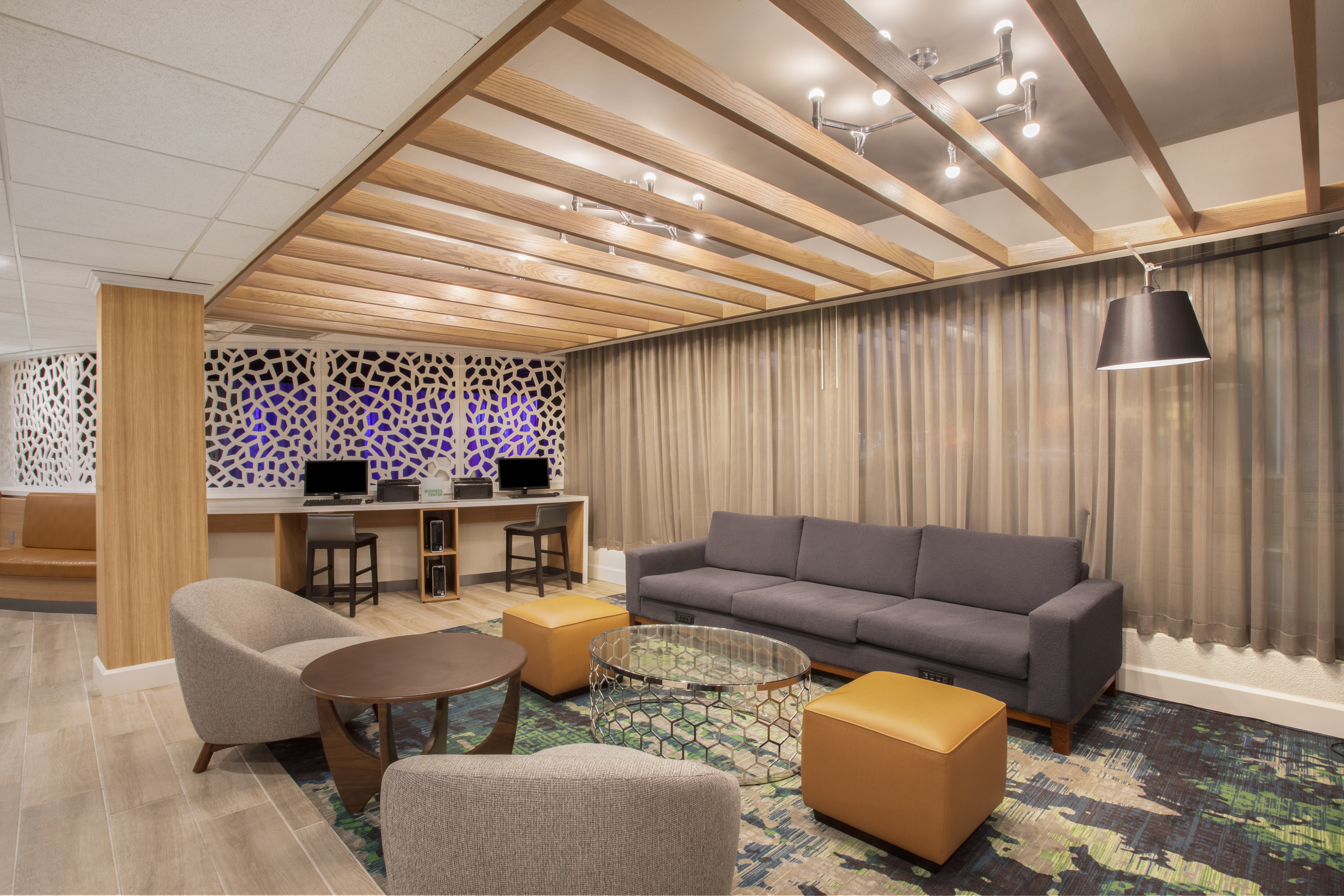 Holiday Inn Hotel And Suites Parsippany Fairfield 33/58