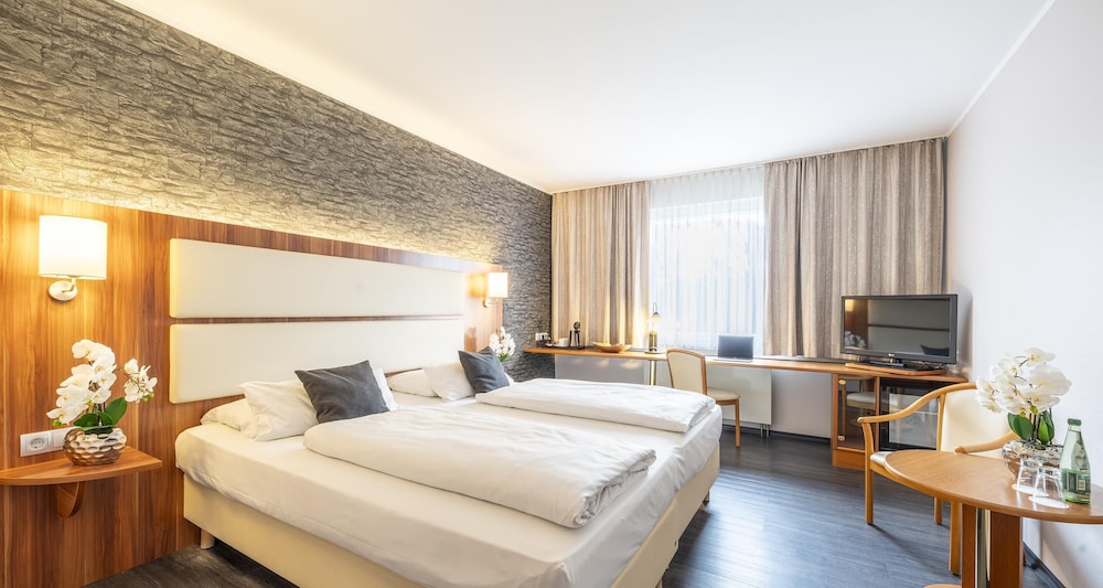 Comfort, King Bed, Convertible Double Bed، Plaza Hotel Zwickau 4/10
