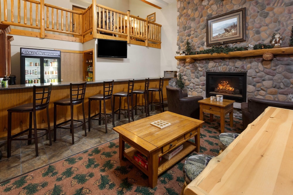 Shell Lake Lodge, a Travelodge by Wyndham 46/55