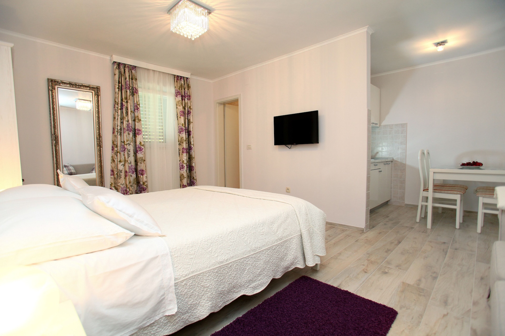 1 BEDROOM, APARTMENT, TERRACE, ANNEX