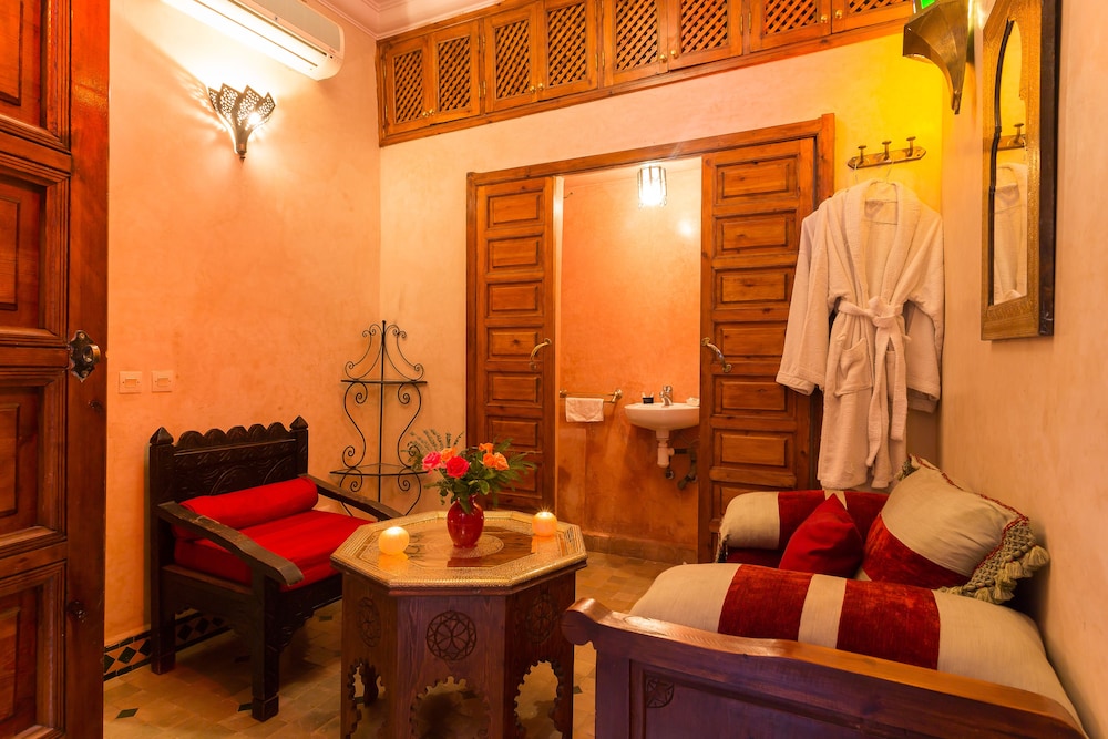 Riad Amina 52/75