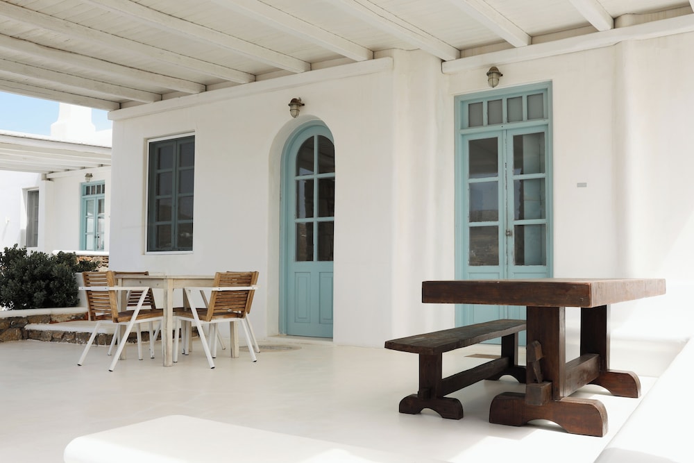 Mykonos Pantheon 34/50
