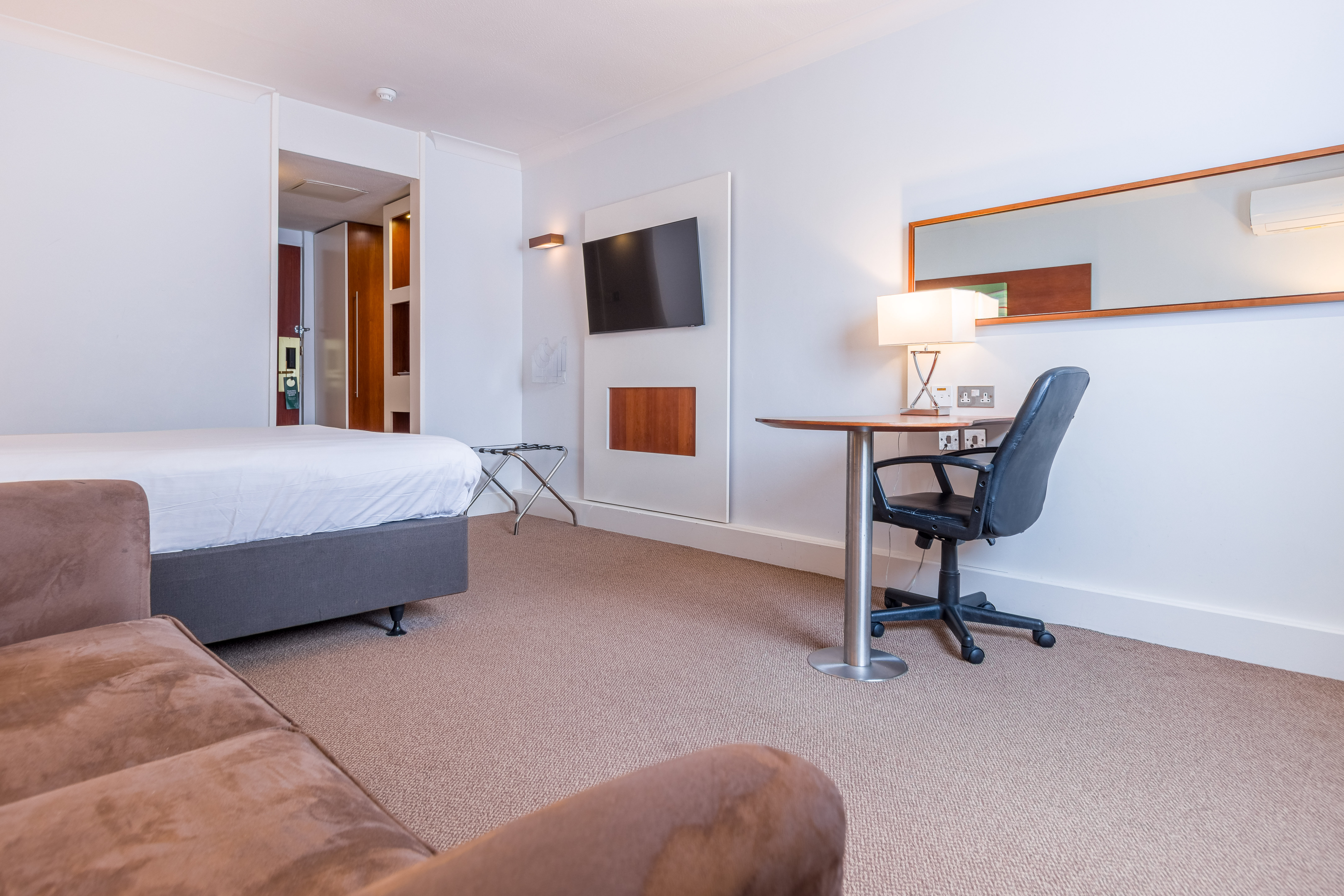 Holiday Inn Newport 12/46