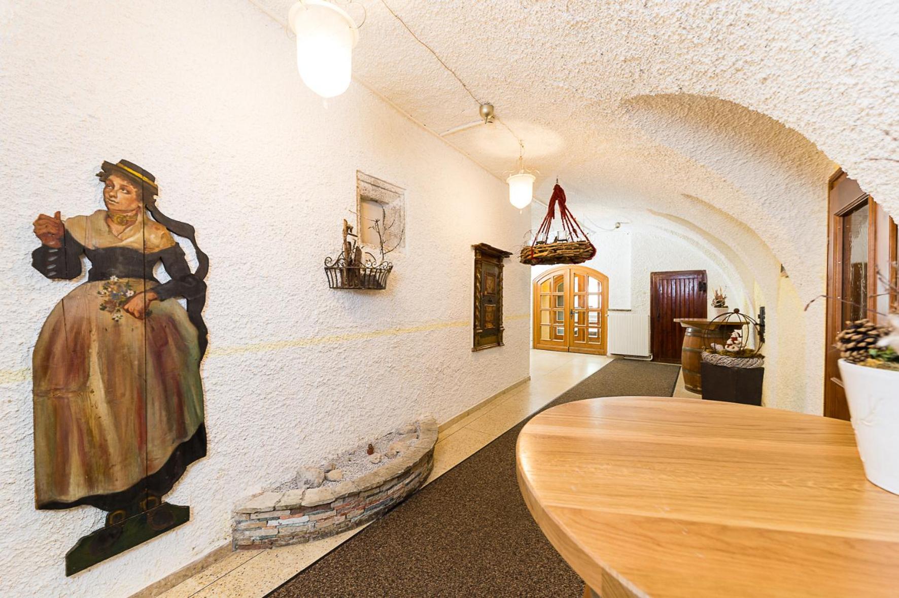 LANDGASTHOF ALMERWIRT 8/21