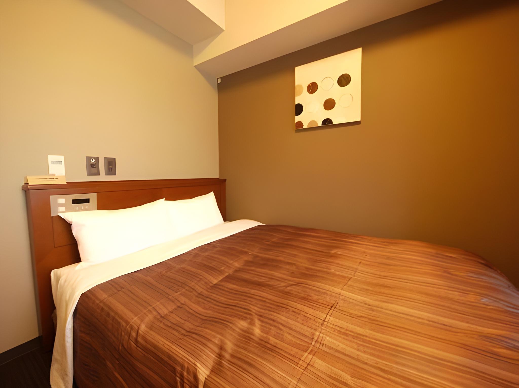 Semi Room, Semi Double Bed