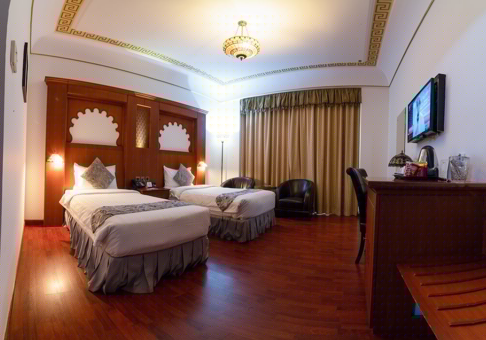 The Platinum Hotel 25/64